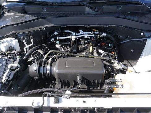 Certified 2022 Ford Explorer XLT w/ Equipment Group 202A image 24