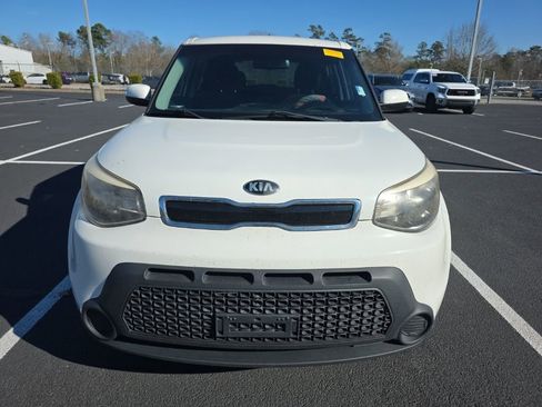Used 2015 Kia Soul + image 12