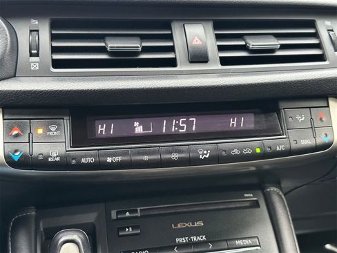 Used 2017 Lexus CT 200h image 20