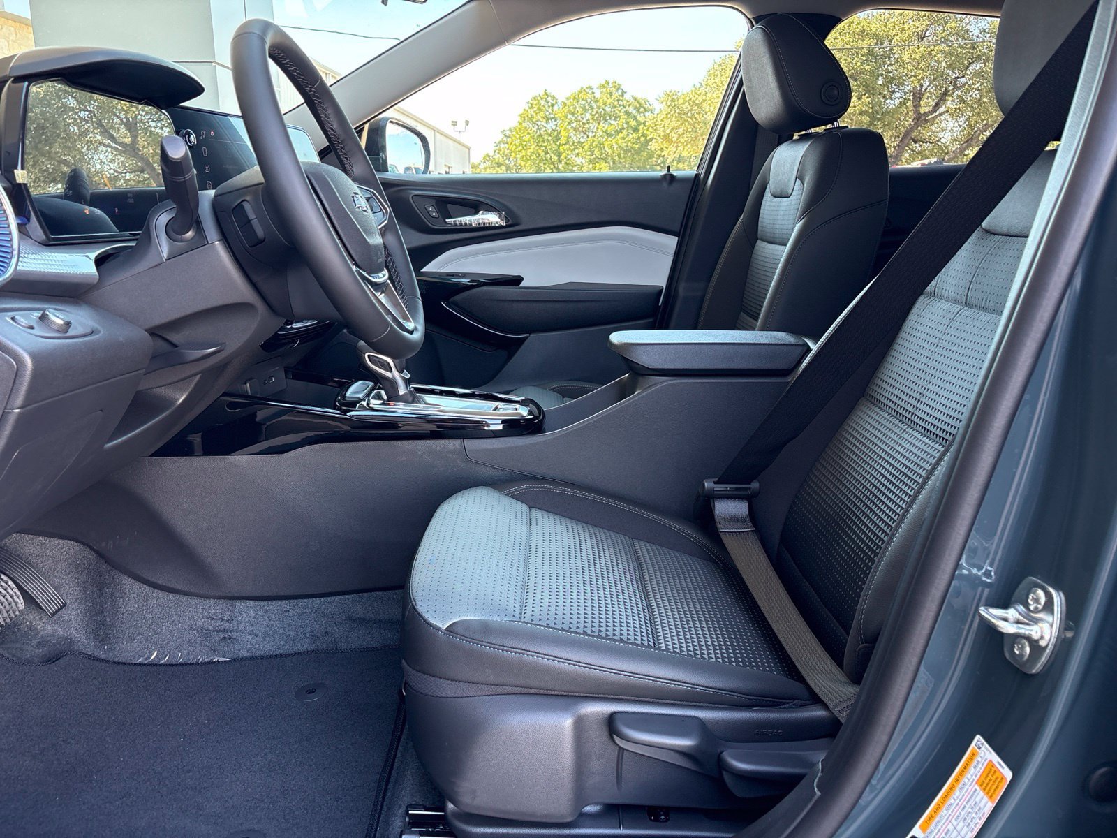 New 2026 Chevrolet Trax LT w/ Driver Confidence Package FWD image 12