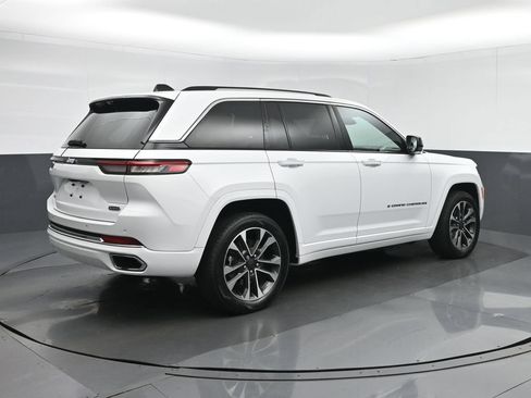 Used 2023 Jeep Grand Cherokee Overland w/ Advanced Protech Group III AWD/4WD image 7
