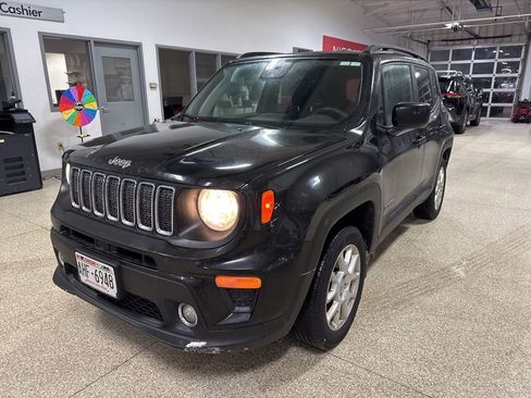 Used 2020 Jeep Renegade Latitude w/ Cold Weather Group image 7