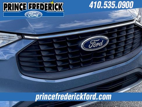 Used 2025 Ford Escape SE image 28