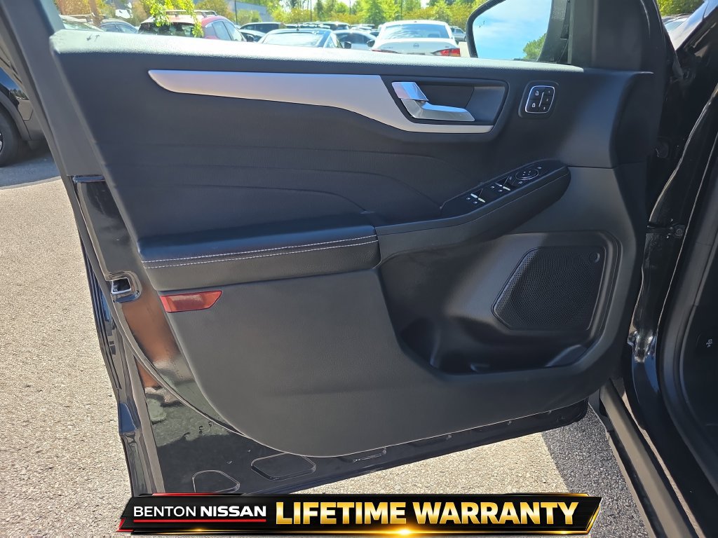 Used 2021 Ford Escape SEL w/ Technology Package AWD/4WD image 17