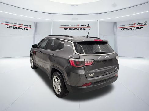 Used 2023 Jeep Compass Latitude AWD/4WD image 4