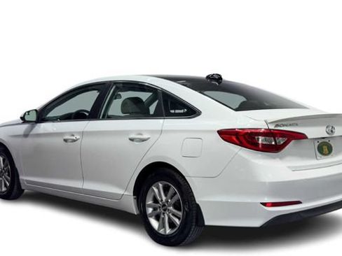 Used 2015 Hyundai Sonata SE w/ Option Group 09 FWD image 4