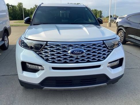 Used 2023 Ford Explorer Platinum w/ Technology Package AWD/4WD image 2