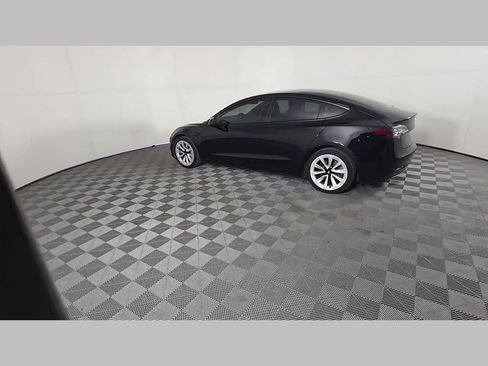 Used 2022 Tesla Model 3 Standard Range image 43