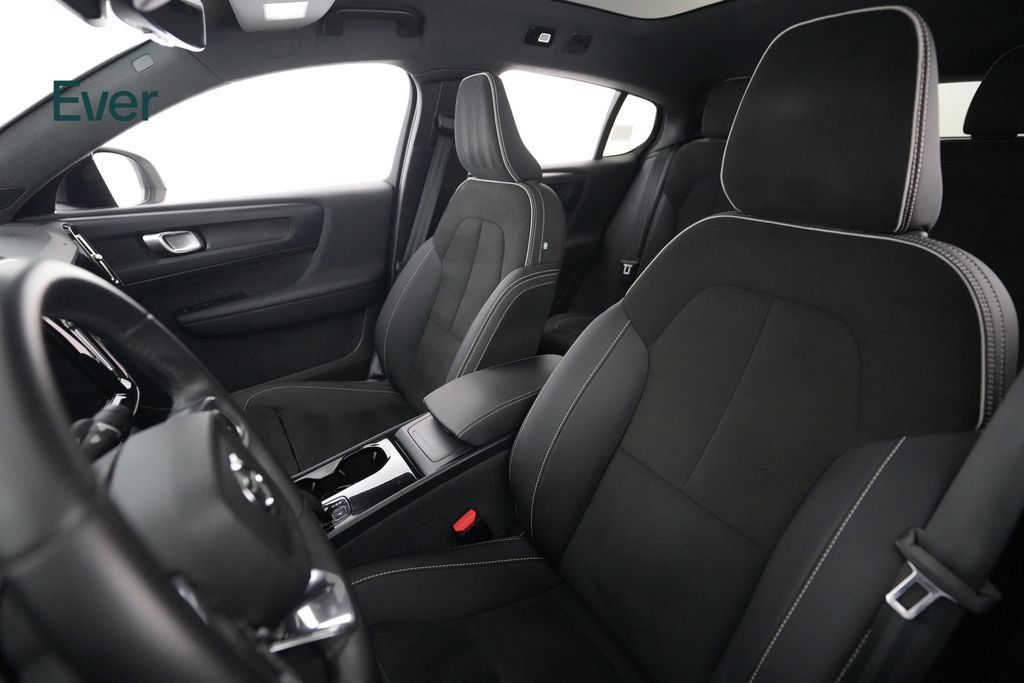 Used 2023 Volvo C40 P8 Recharge Plus AWD/4WD image 4