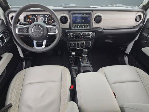 Used 2023 Jeep Gladiator Overland image 26