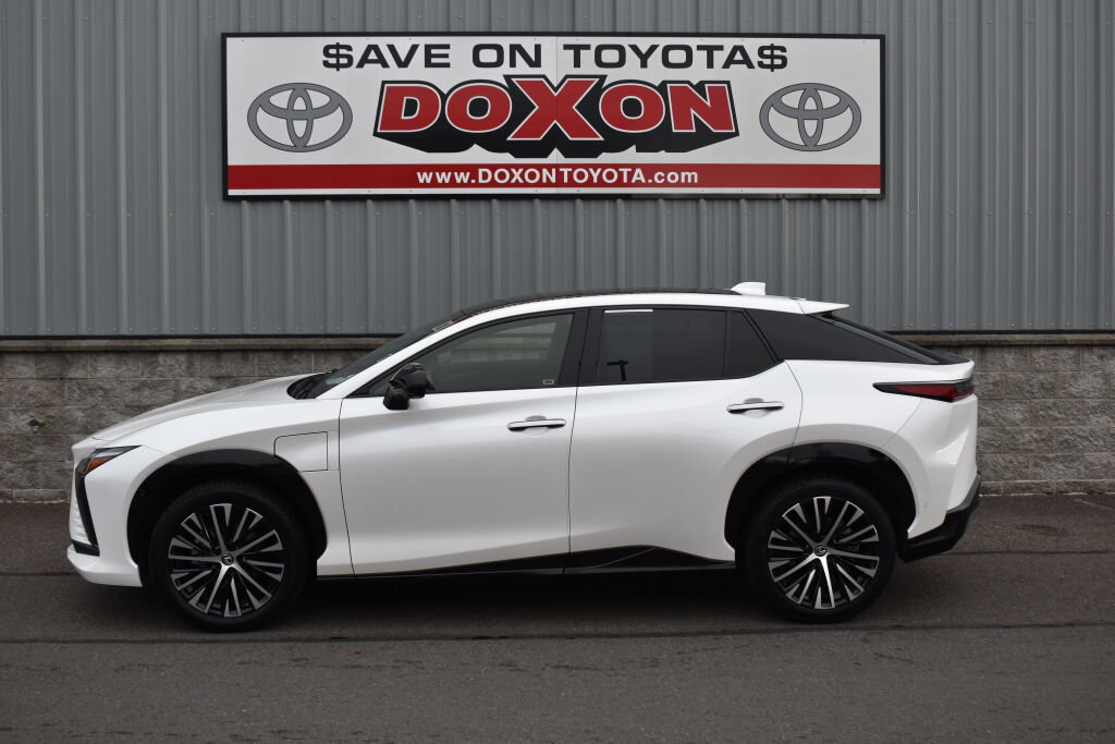 Used 2023 Lexus RZ 450e Premium w/ Technology Package AWD/4WD image 4