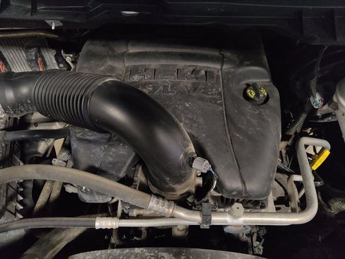 Used 2019 RAM 1500 Classic SLT image 30