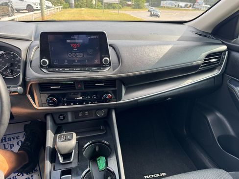 Used 2025 Nissan Rogue SV AWD/4WD image 30