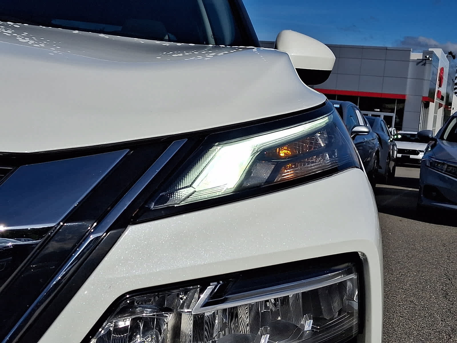 Used 2023 Nissan Rogue SV AWD/4WD image 10