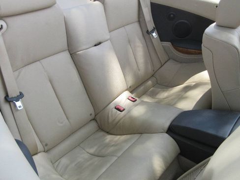 Used 2005 BMW 645Ci Convertible RWD image 18