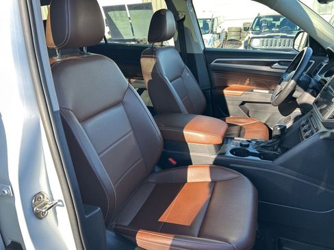 Used 2021 Volkswagen Atlas SE w/ Panoramic Sunroof Package image 40