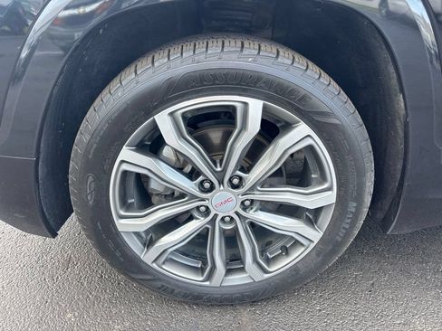 Used 2020 GMC Terrain Denali w/ Denali Premium Package FWD image 9