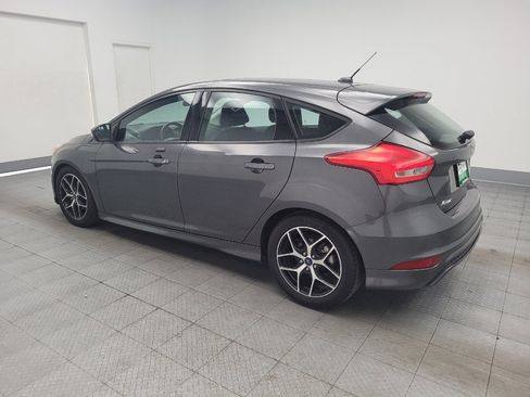 Used 2016 Ford Focus SE w/ SE Sport Package FWD image 3