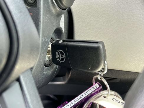 Used 2023 Toyota Corolla LE FWD image 30