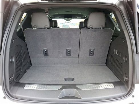 Used 2025 Chevrolet Tahoe High Country image 24