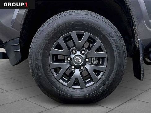 Certified 2022 Toyota Tacoma SR5 image 10