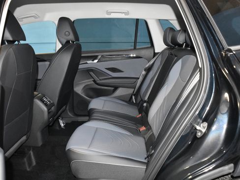 New 2026 Volkswagen Tiguan SE image 16