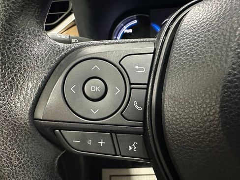 Used 2025 Toyota RAV4 XLE AWD/4WD image 19