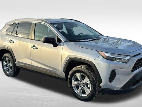 Used 2025 Toyota RAV4 LE image 29
