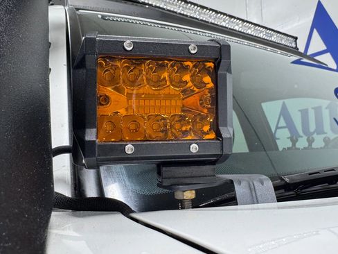 Used 2016 Toyota Tacoma TRD Off-Road w/ Premium & Technology Package image 25