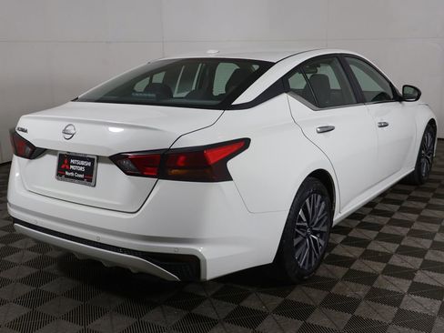 Used 2025 Nissan Altima 2.5 SV image 7