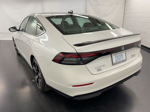 Used 2023 Honda Accord Sport image 3