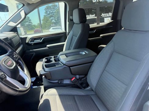 Used 2024 GMC Sierra 1500 Elevation AWD/4WD image 3