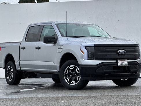 Used 2023 Ford F150 Lightning Pro image 2