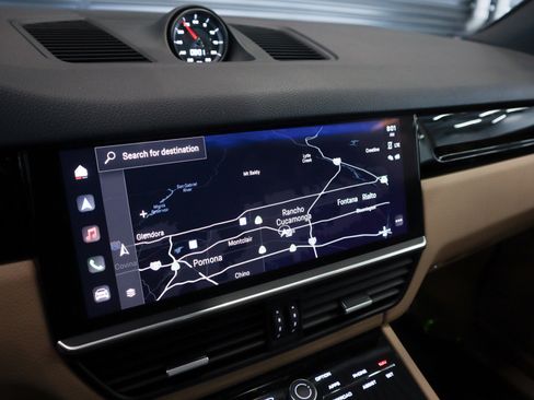 Certified 2023 Porsche Cayenne S AWD/4WD image 21