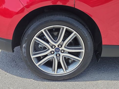 Used 2022 Ford Edge Titanium w/ Equipment Group 301A AWD/4WD image 7