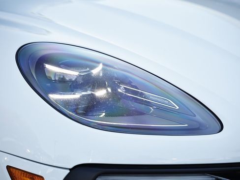 Used 2023 Porsche Macan S image 16