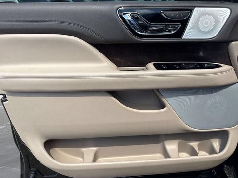 Certified 2022 Lincoln Navigator Reserve AWD/4WD image 15