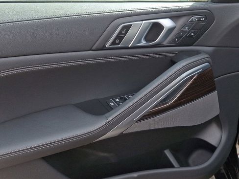 Used 2023 BMW X6 xDrive40i w/ Executive Package image 12