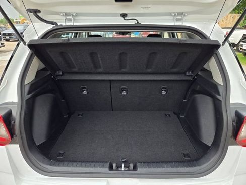 Used 2025 Hyundai Venue SEL FWD image 7