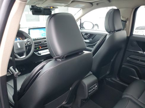 New 2026 Lincoln Corsair Premiere image 26