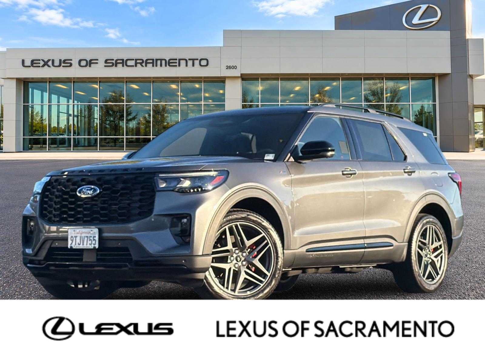 Used 2025 Ford Explorer ST-Line w/ ST-Line Street Pack AWD/4WD image 1