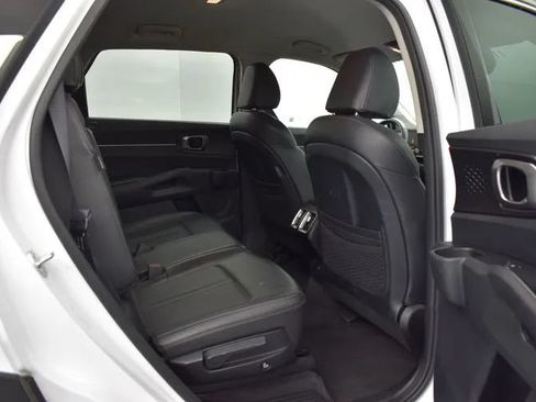 Used 2024 Kia Sorento S FWD image 18