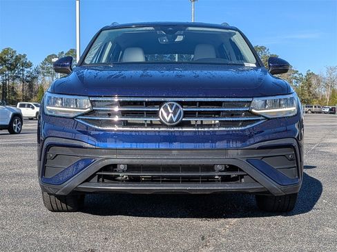 Used 2023 Volkswagen Tiguan SE image 8