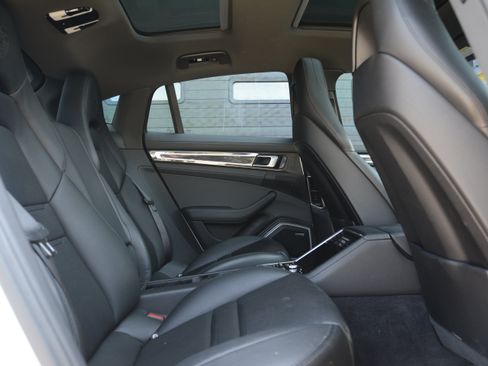 Certified 2023 Porsche Panamera Platinum Edition RWD image 34