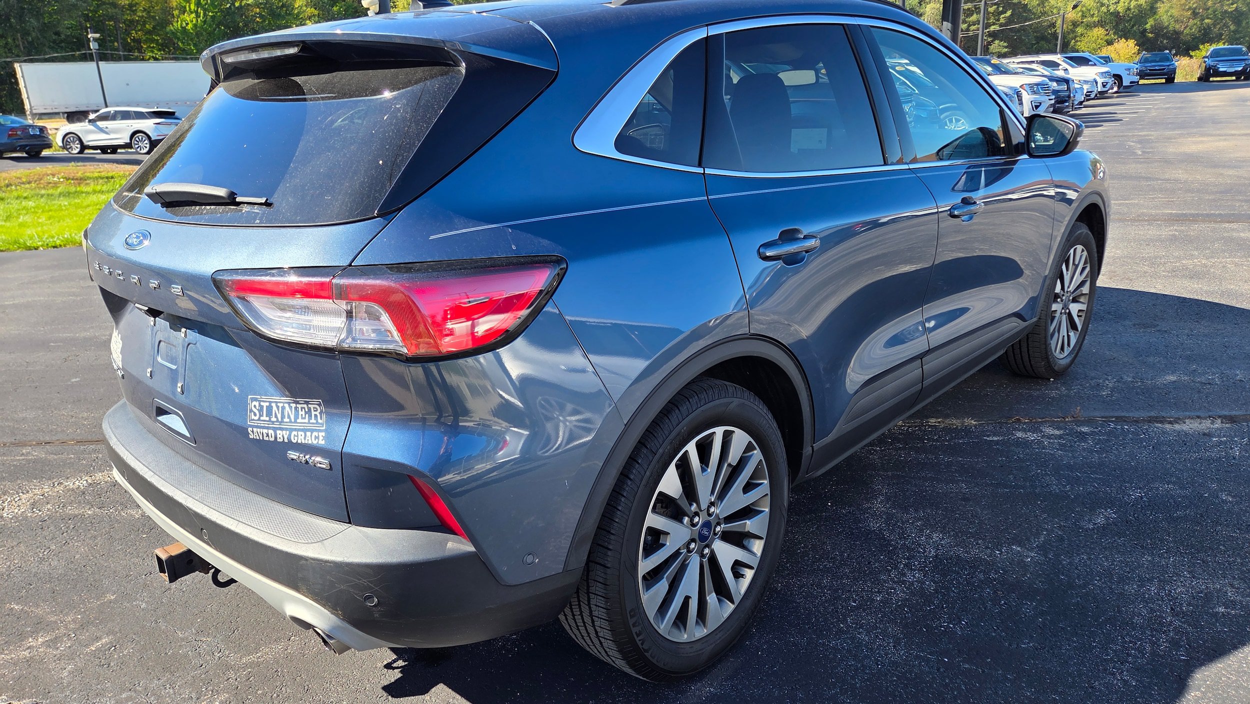 Used 2020 Ford Escape Titanium w/ Titanium Premium Package 2.0 AWD/4WD image 5