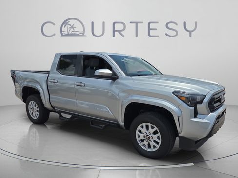 Certified 2026 Toyota Tacoma SR5 AWD/4WD image 7