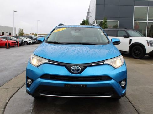 Used 2017 Toyota RAV4 XLE image 2