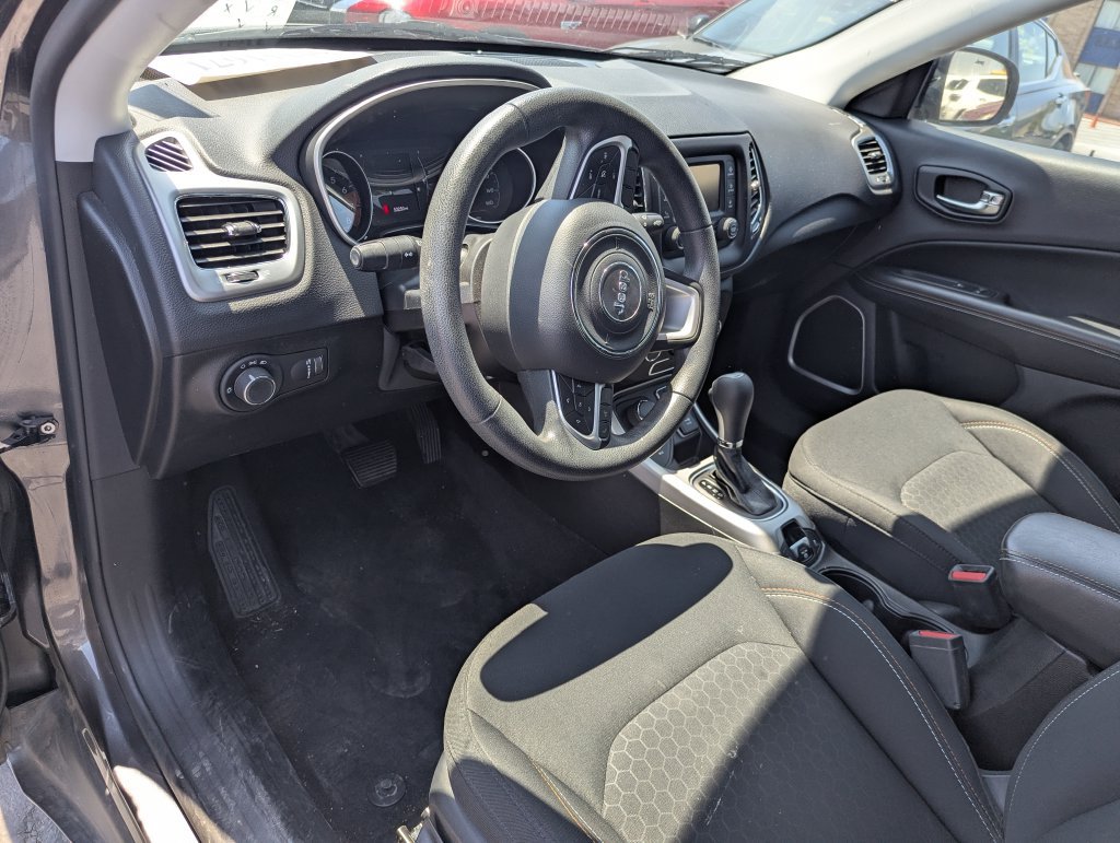 Used 2018 Jeep Compass Sport AWD/4WD image 11