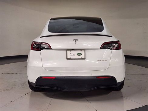 Used 2022 Tesla Model Y Performance image 9