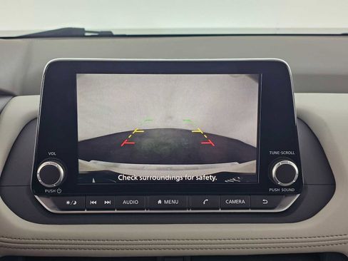 Used 2023 Nissan Rogue SV image 27